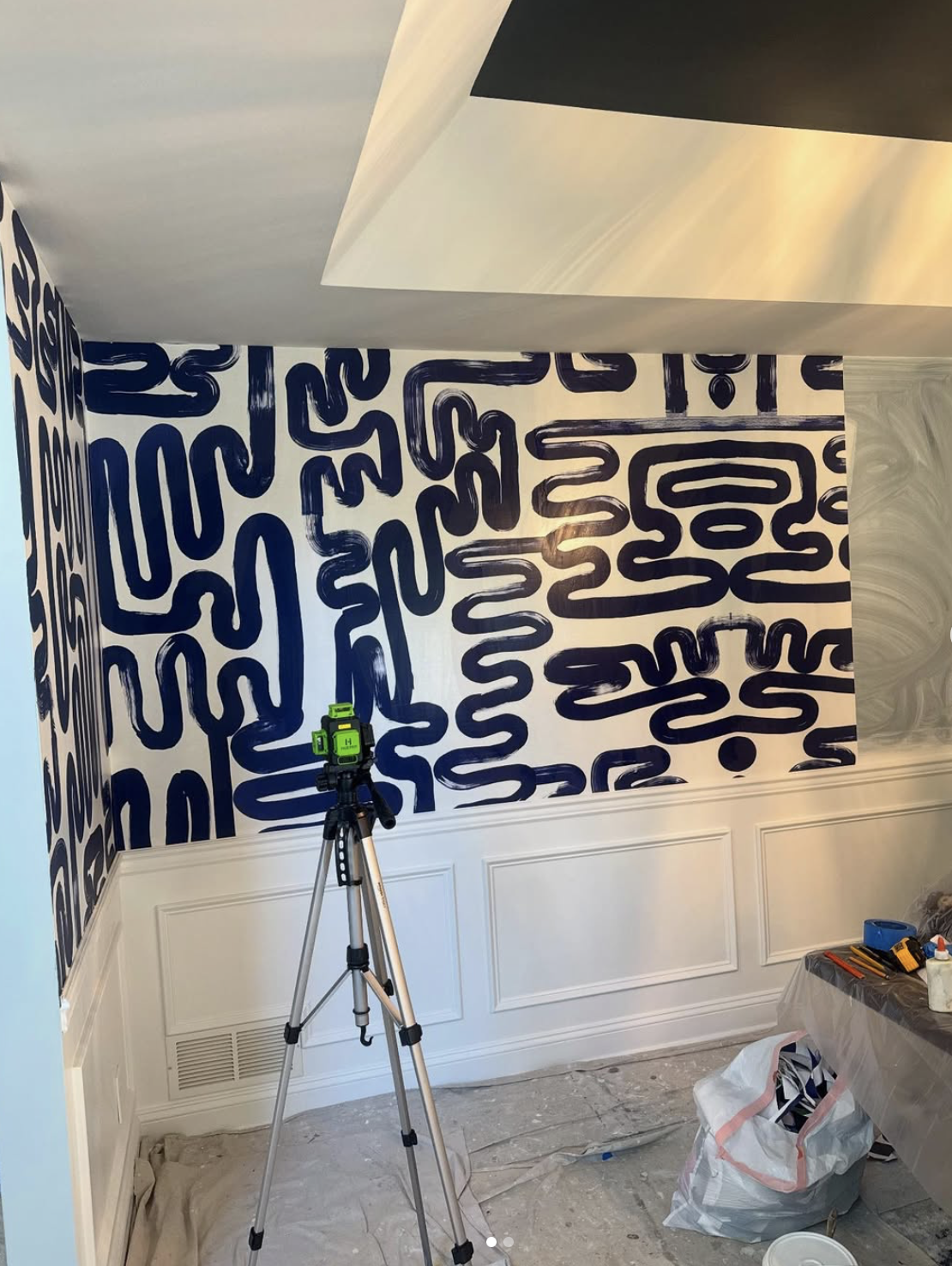 Bold geometric navy wallpaper